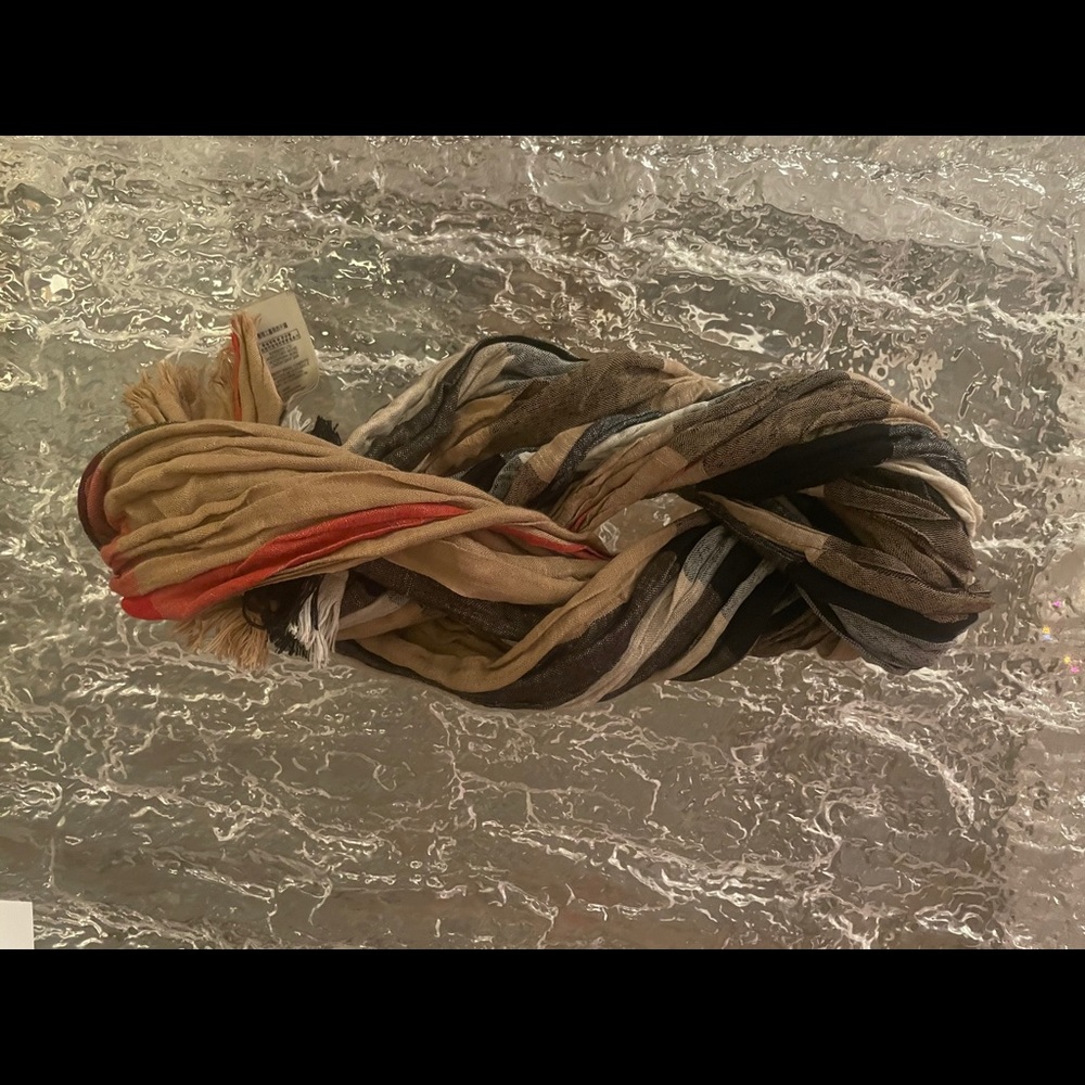 Burberry Scarf - Picture 2 of 3